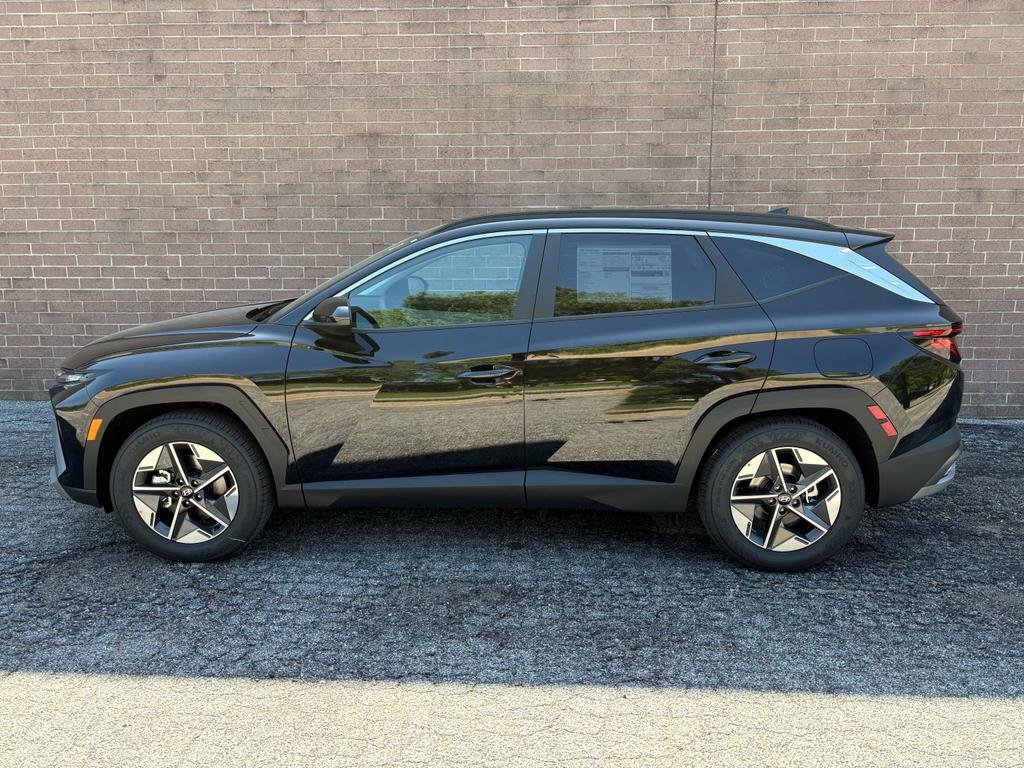 New 2026 Phantom Black Hyundai SEL FWD image 2