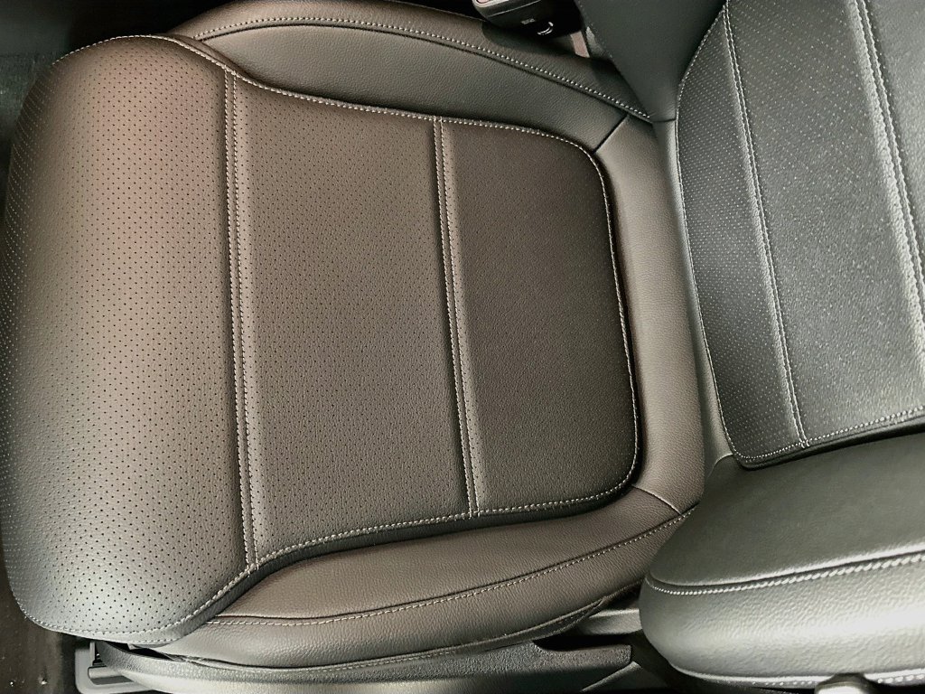 New 2027 Graphite Grey Metallic Mercedes-Benz GLC 300 image 19