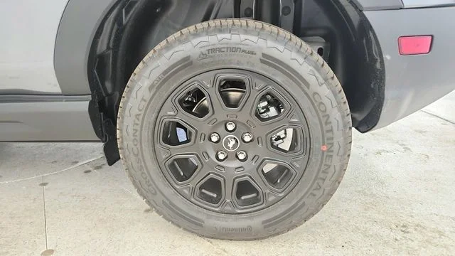 New 2025 Carbonized Gray Metallic Ford Badlands® image 33