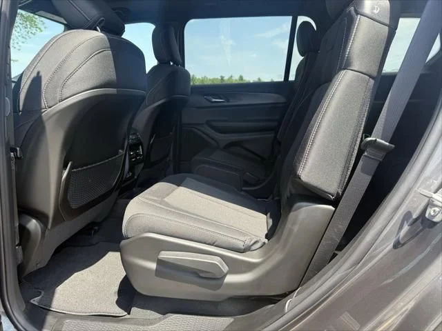 2025 Jeep Grand Cherokee L Laredo - Photo 15