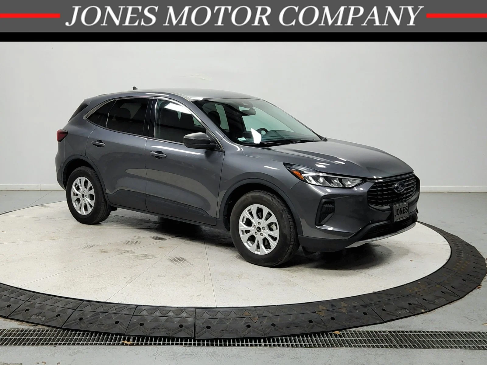 Used 2024 Gray Ford Active image 1