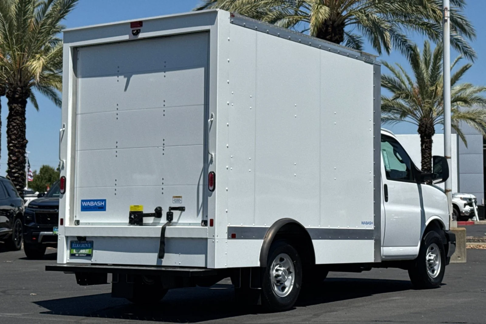 2025 Chevrolet Express Cutaway 3500 1WT view 3