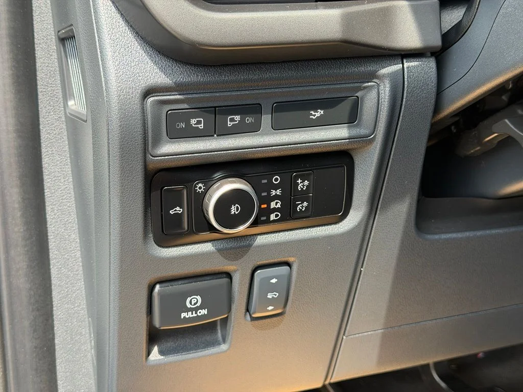 Used 2024 Gray Ford XLT image 21
