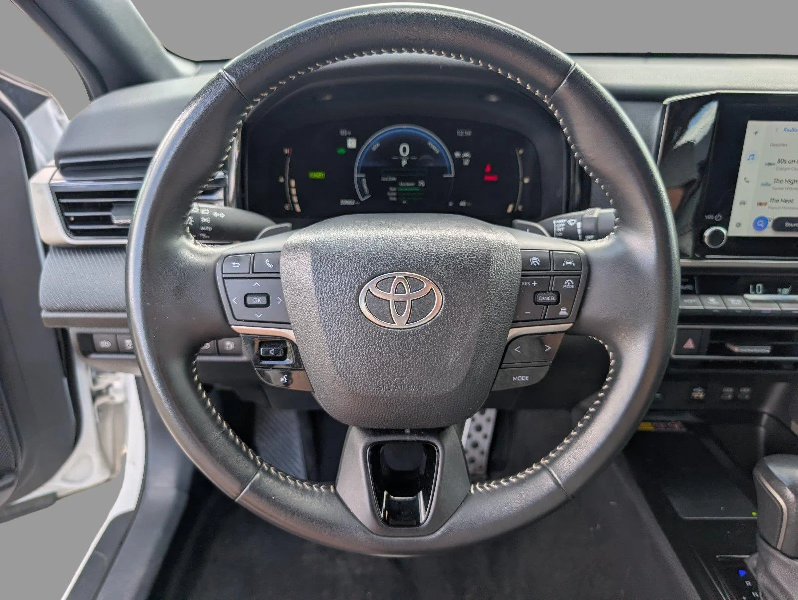 Used 2025 Ice Cap Toyota SE image 27