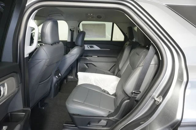 New 2026 Carbonized Gray Metallic Ford Active image 25