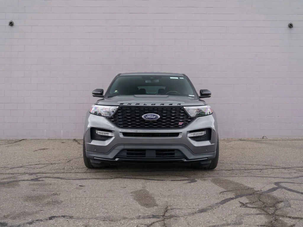 Used 2022 Gray Metallic Ford ST image 10