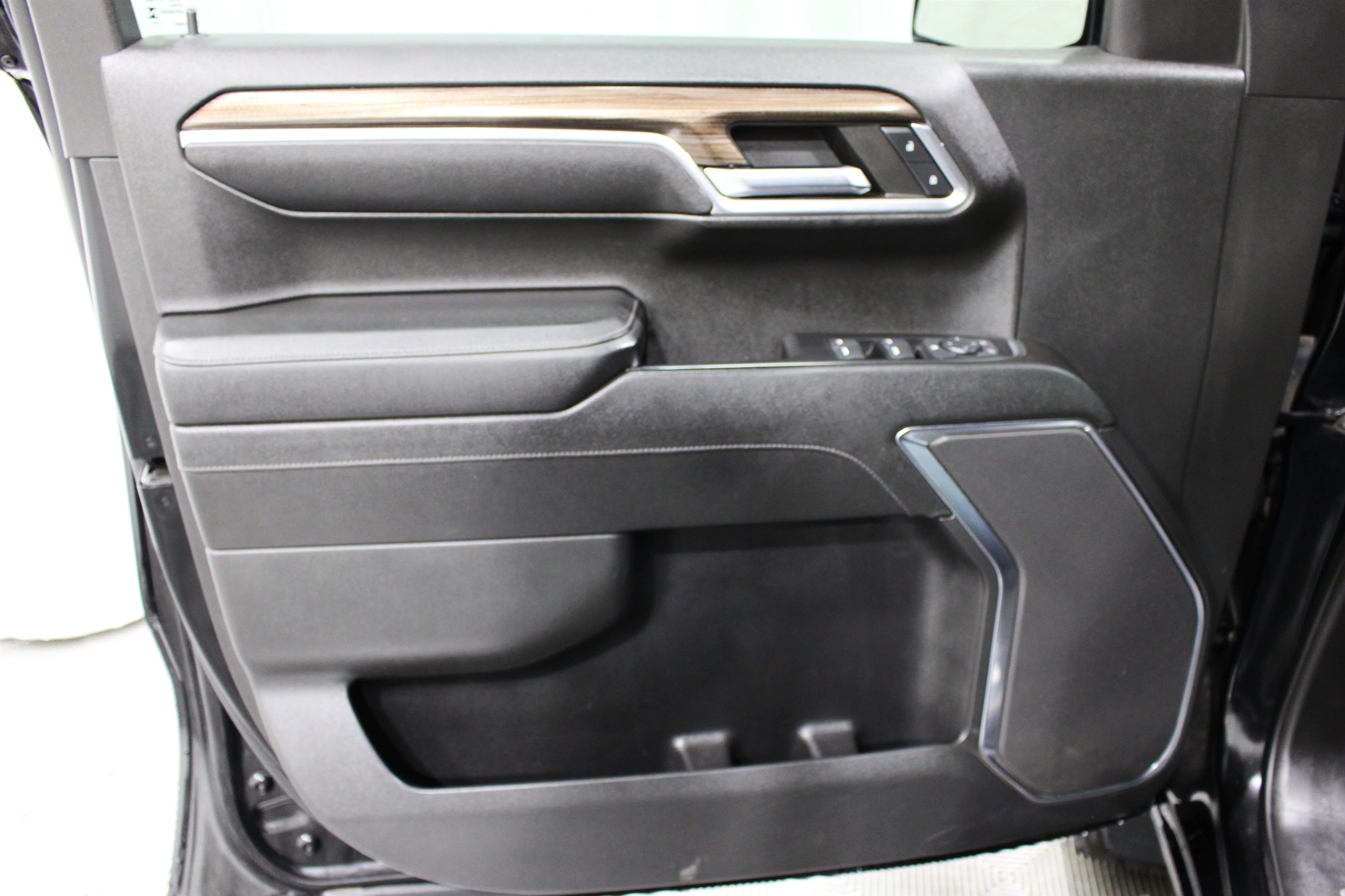2023 Chevrolet Silverado 1500 LT Trail Boss - Photo 6