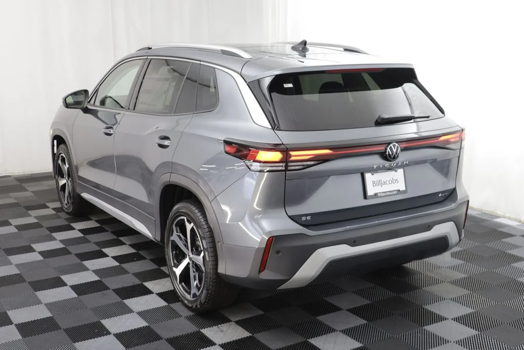 New 2026 Platinum Grey Volkswagen 2.0T SE image 16