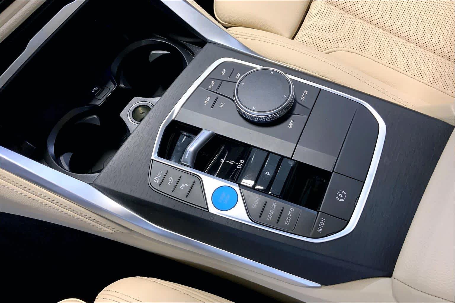 Used 2024 Portimao Blue Metallic BMW xDrive40 image 16