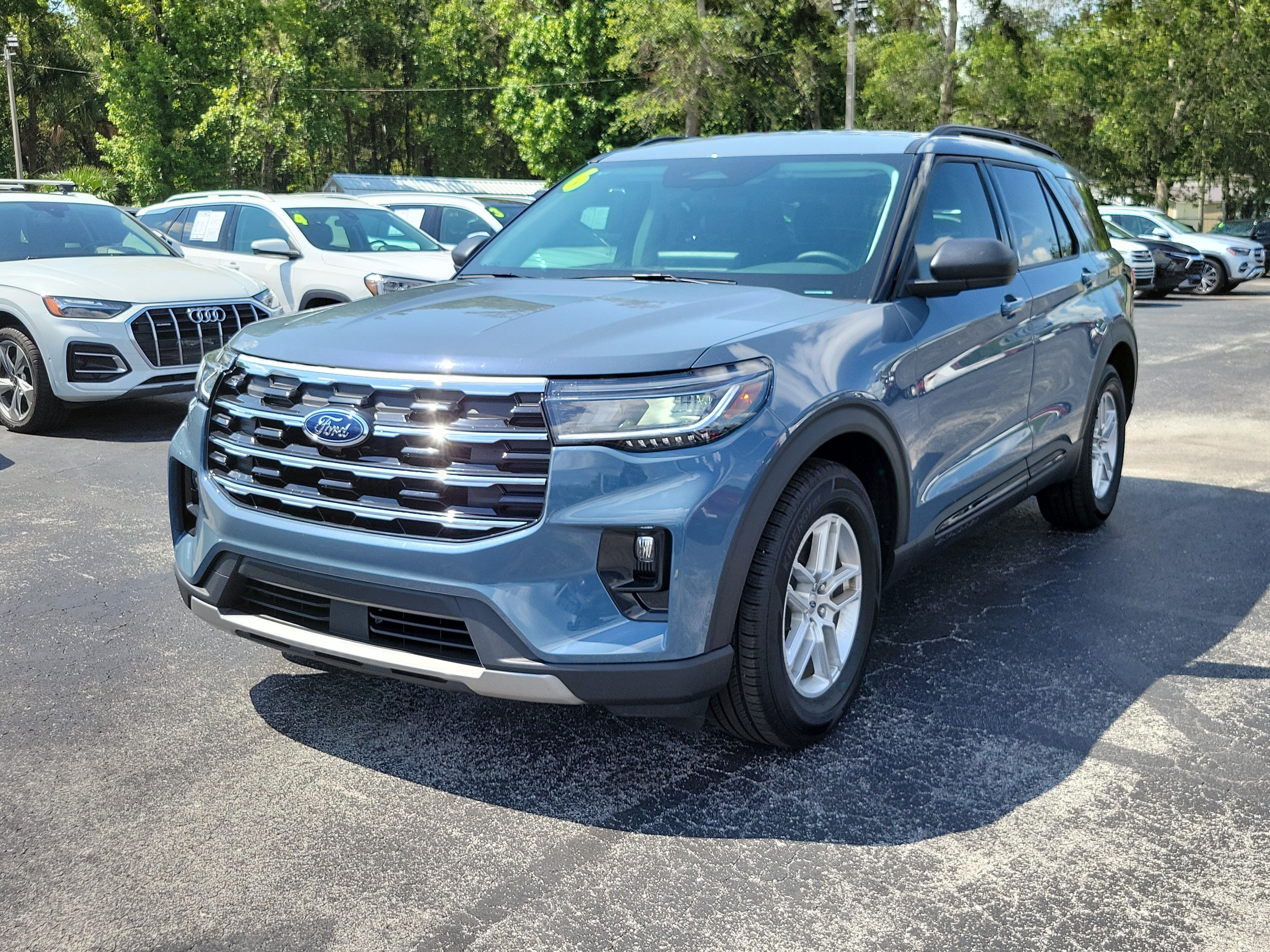 Used 2026 Vapor Blue Metallic Ford Active image 2