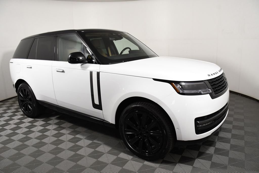New 2026 Fuji White Land Rover SE image 8