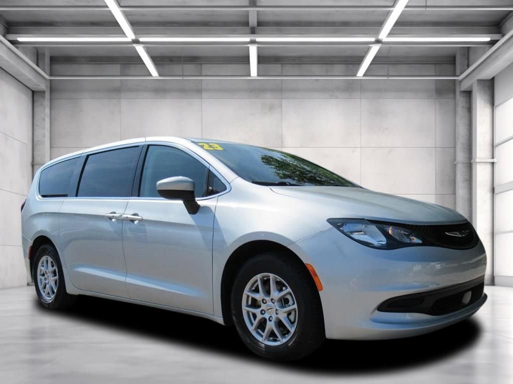 2023 Chrysler Voyager LX's photo