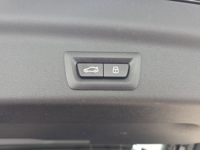 Certified Used 2025 Black Sapphire Metallic BMW xDrive28i image 30