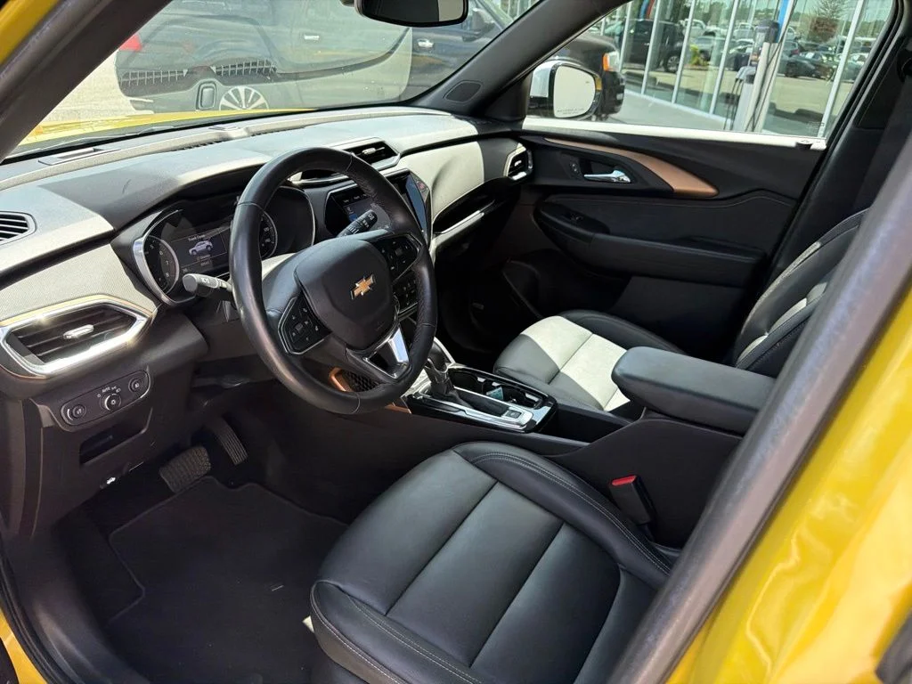 Used 2023 Yellow Chevrolet ACTIV image 17