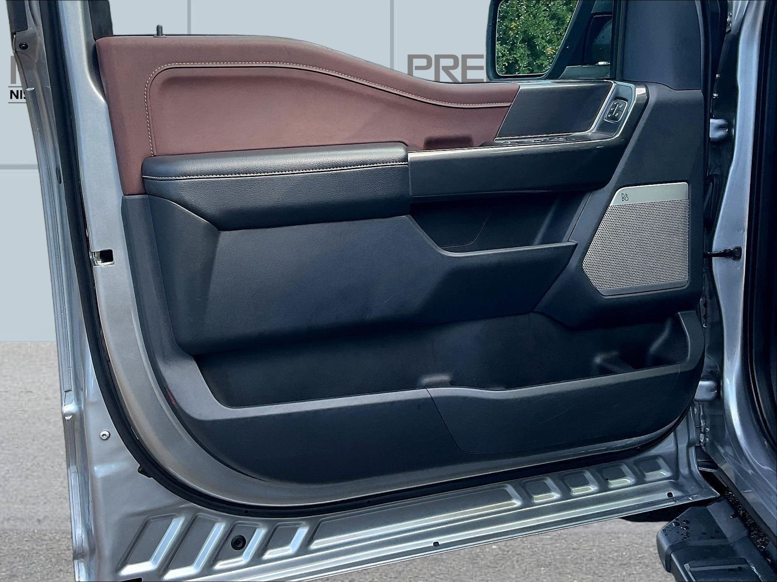 Used 2022 Silver Ford Lariat image 22