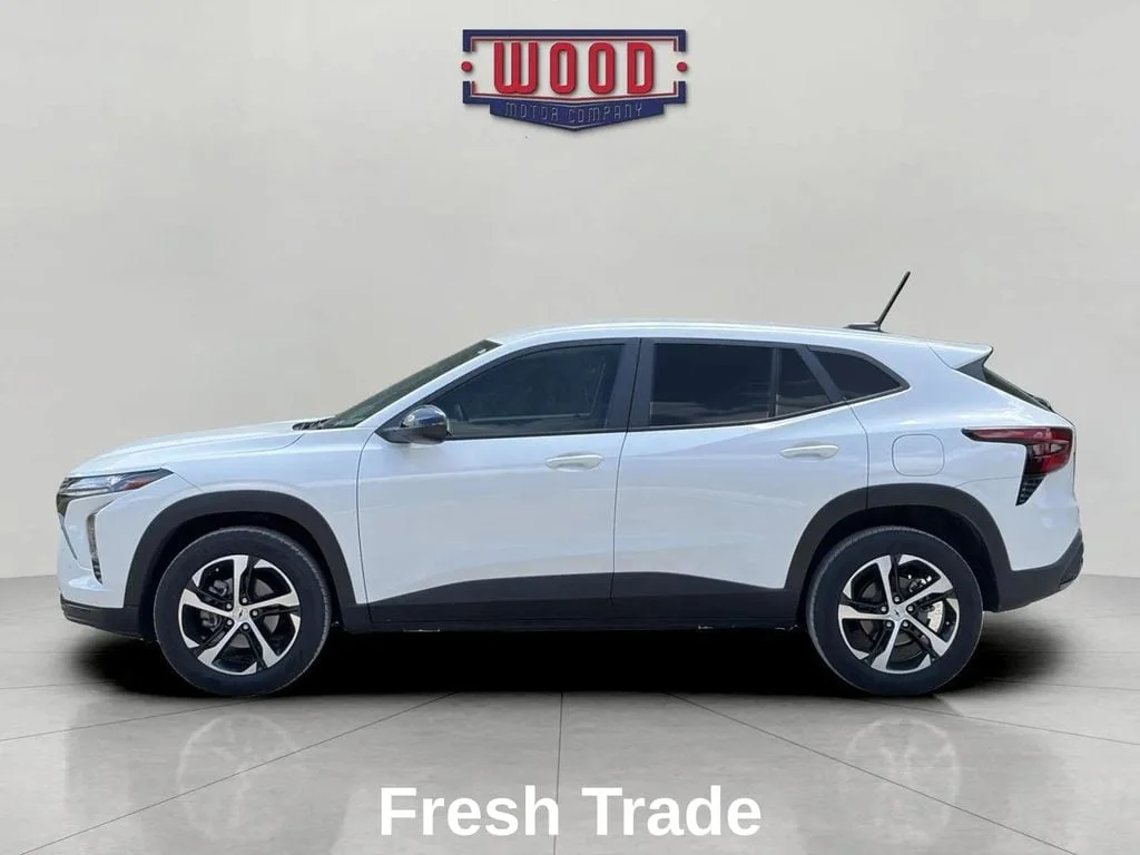 Used 2025 Summit White Chevrolet 1RS image 4