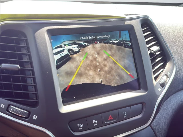 Used 2023 Black Jeep Altitude image 22