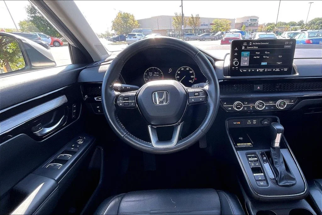 Used 2023 Silver Honda EX-L image 5