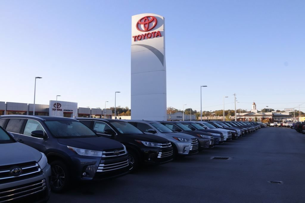 Used 2024 Beige Toyota XLE image 14