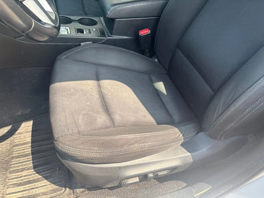 Used 2015 Silver Subaru 2.5i Premium image 12