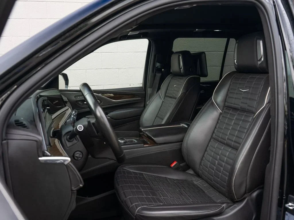 Used 2023 BLACK RAVEN Cadillac 4WD Sport Platinum image 5