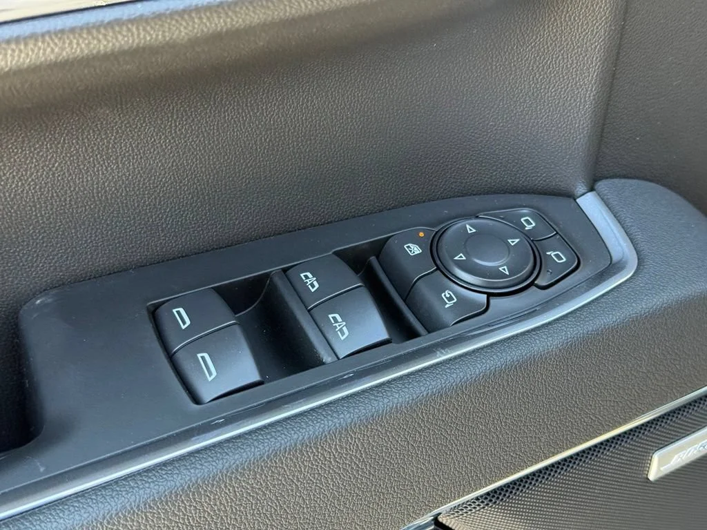 New 2026 Onyx Black GMC SLT image 32