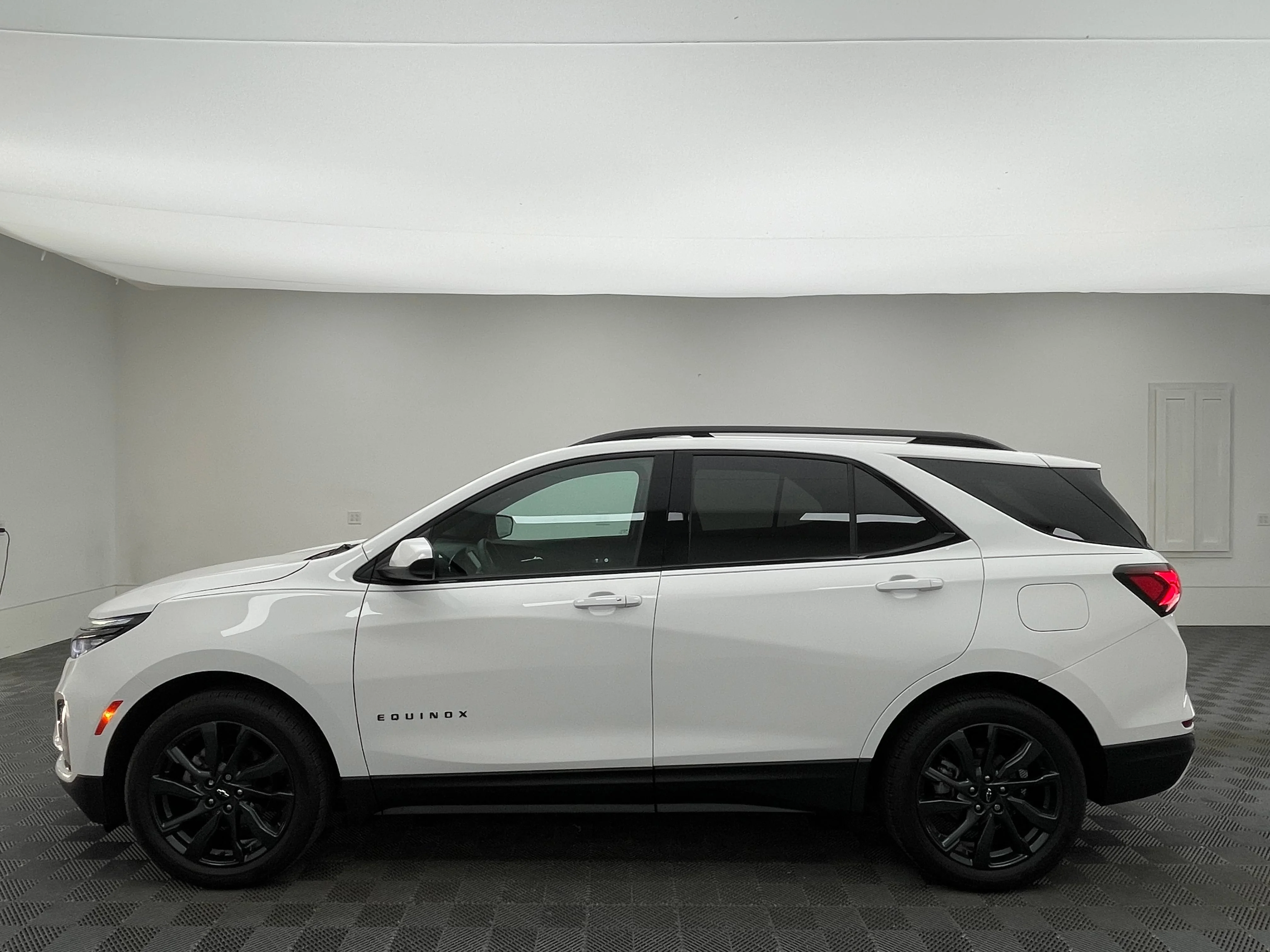 Used 2023 Summit White Chevrolet RS image 12