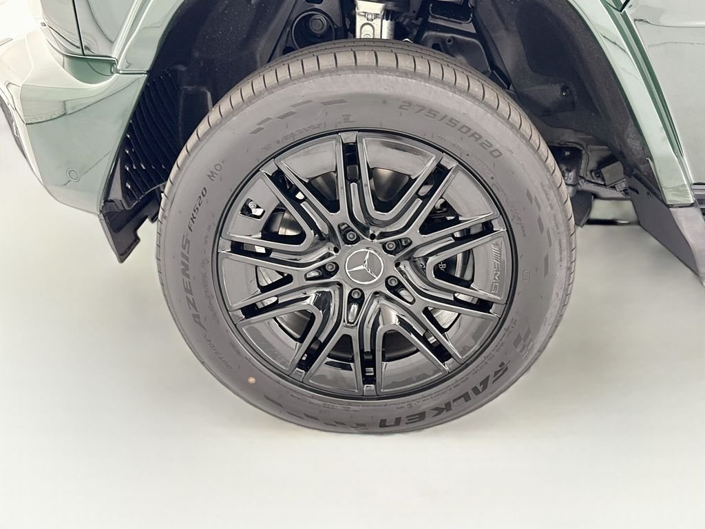 New 2027 MANUFAKTUR Deep Green Mercedes-Benz G 580 image 29