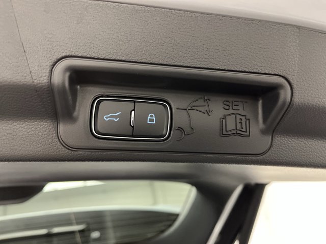 Used 2026 Space White Metallic Ford ST-Line image 35