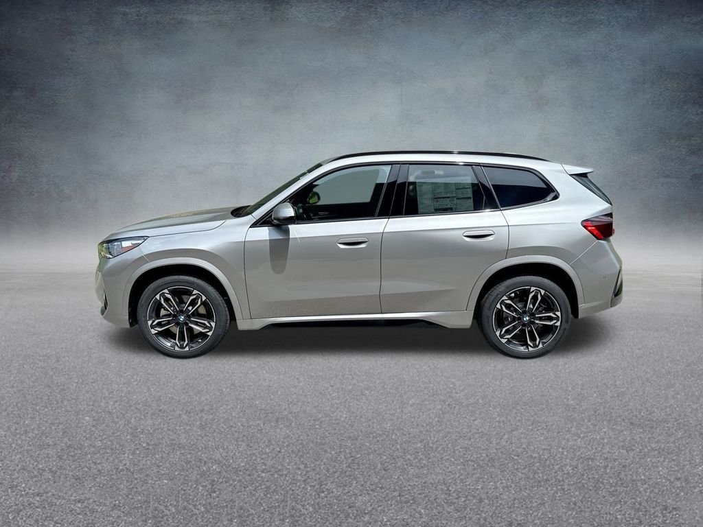 Used 2025 Silver BMW xDrive28i image 6