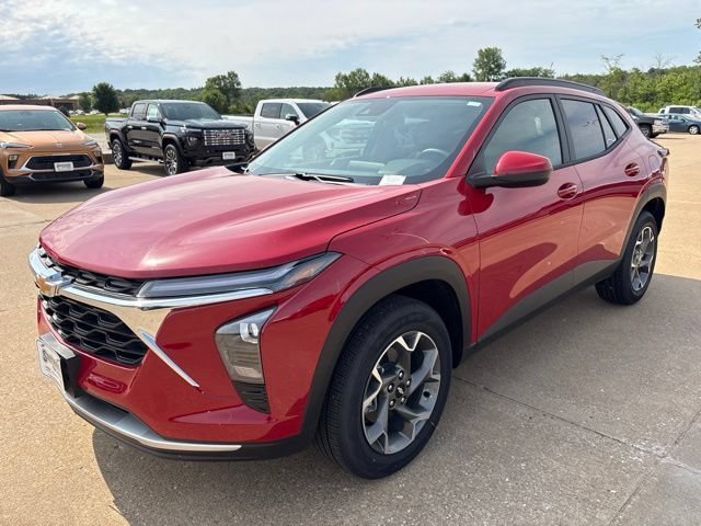 2026 Chevrolet Trax LT - Photo 8