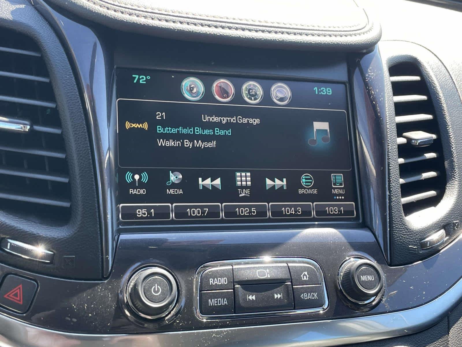 Used 2016 Blue Velvet Metallic Chevrolet LT image 27
