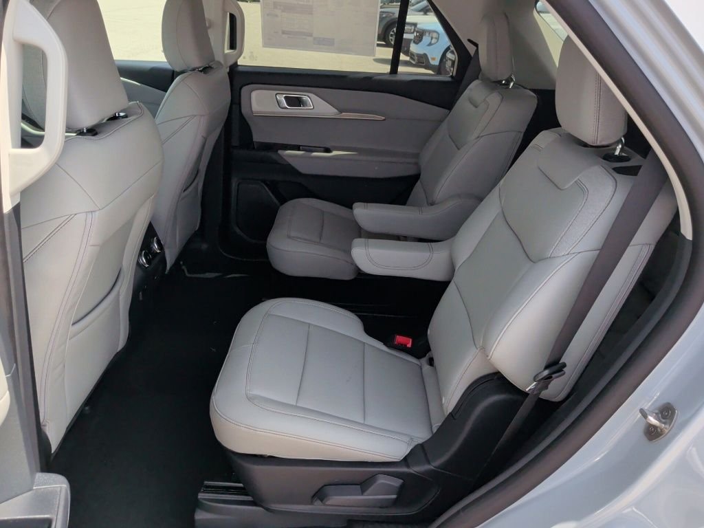New 2026 Space White Metallic Ford Active image 34