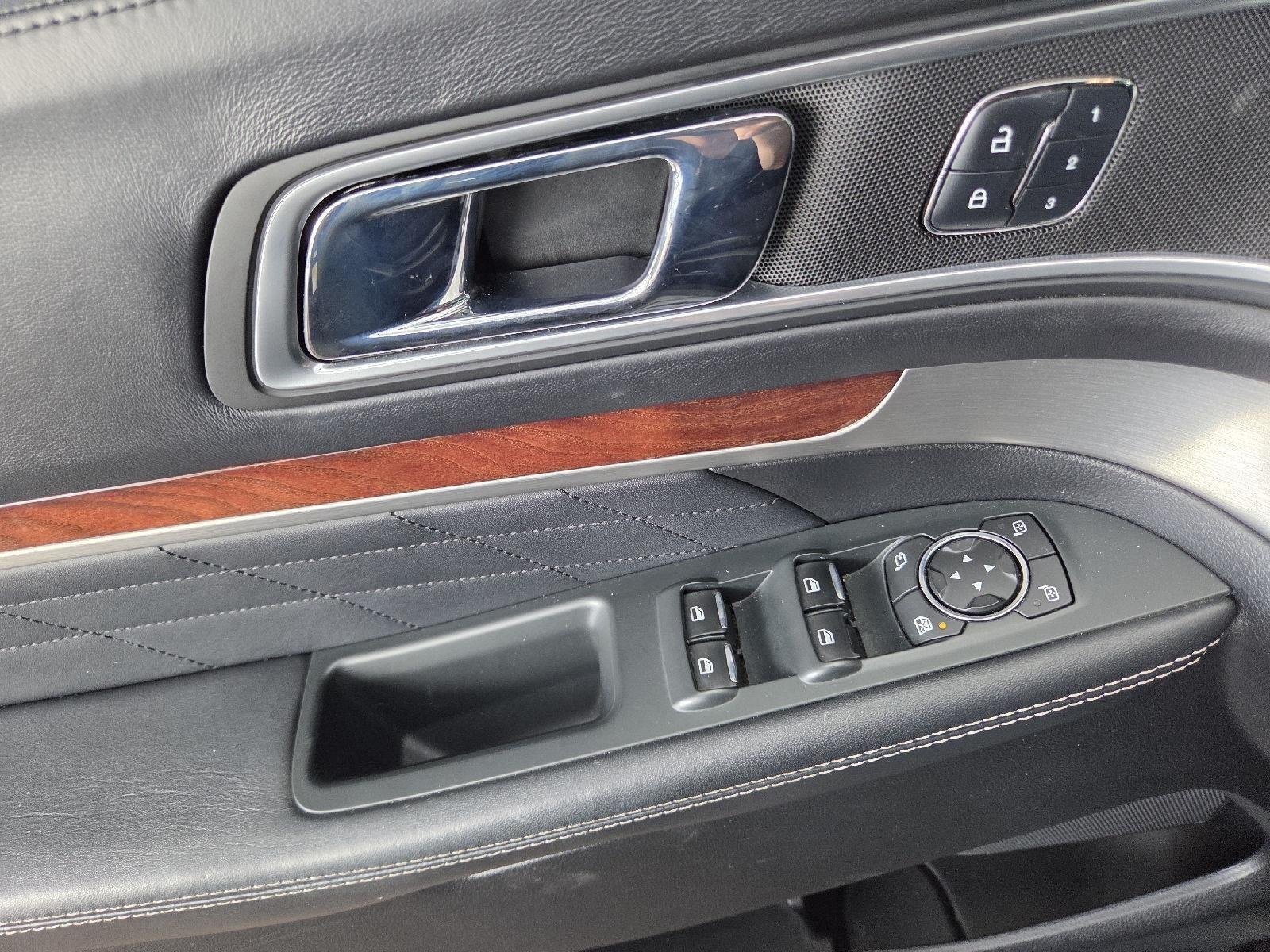 2018 Ford Explorer Platinum 4WD's photo
