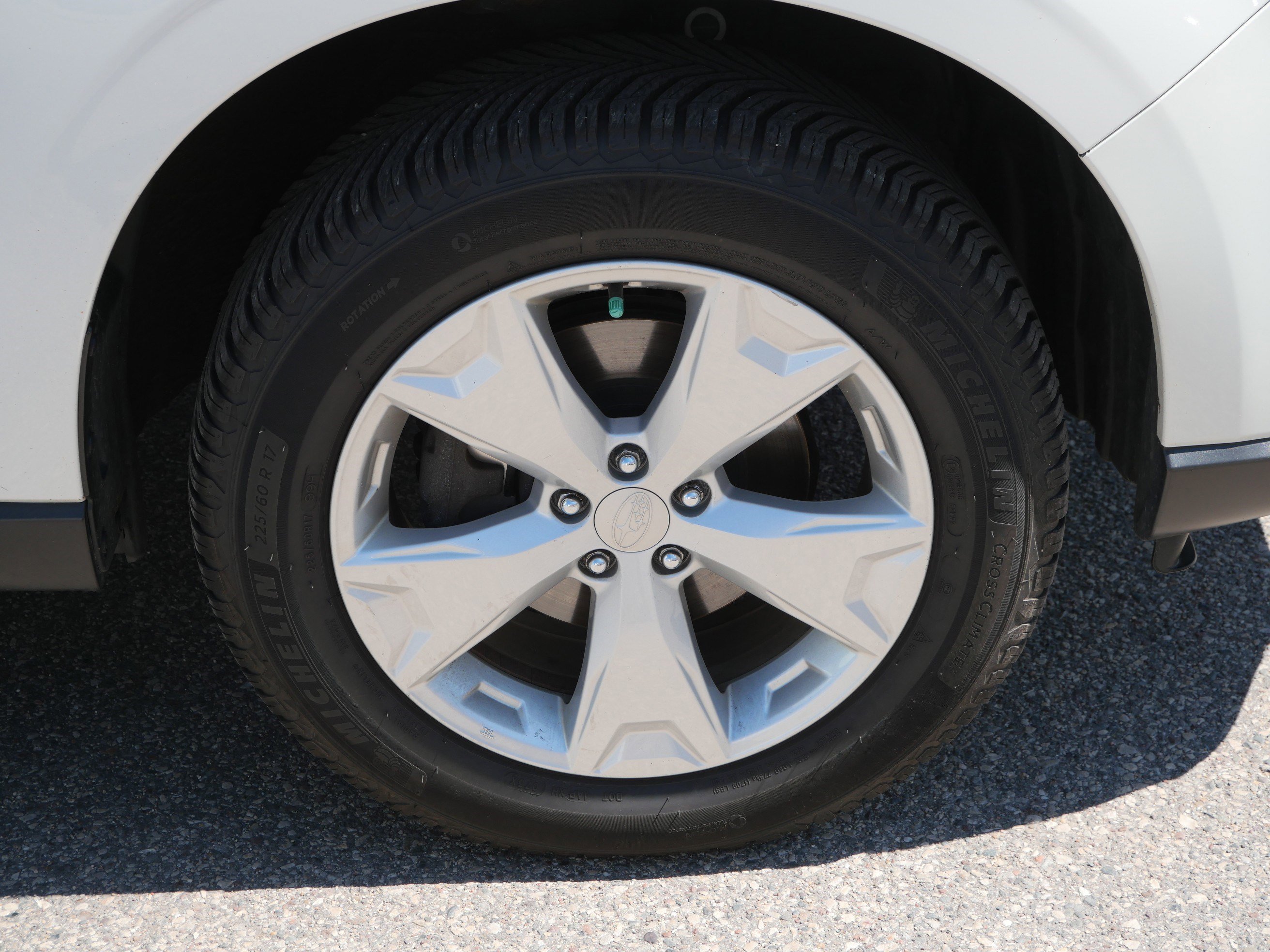 Used 2016 Crystal White Pearl Subaru 2.5i Premium image 15