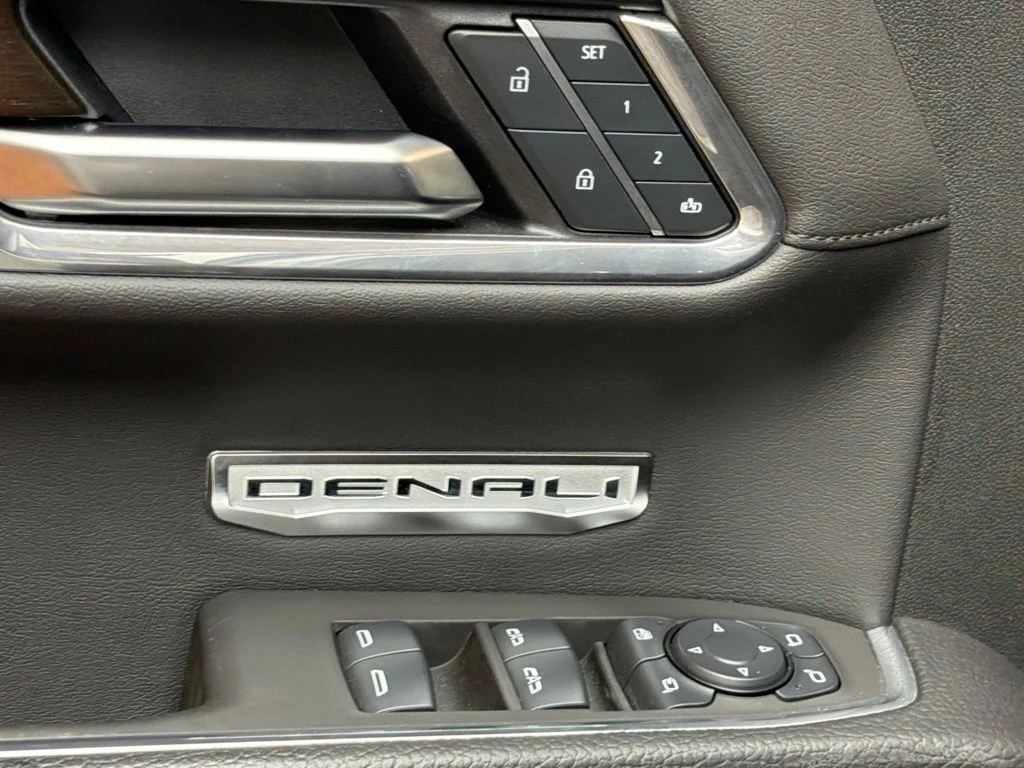 Used 2025 Sterling Metallic GMC Denali image 20