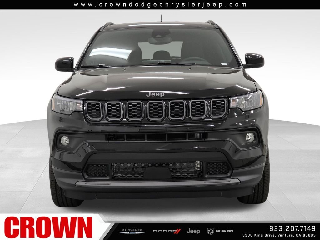 New 2026 Diamond Black Crystal Pearl-Coat Exterior Paint Jeep Latitude image 2
