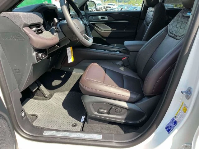 New 2027 White Ford Platinum image 24