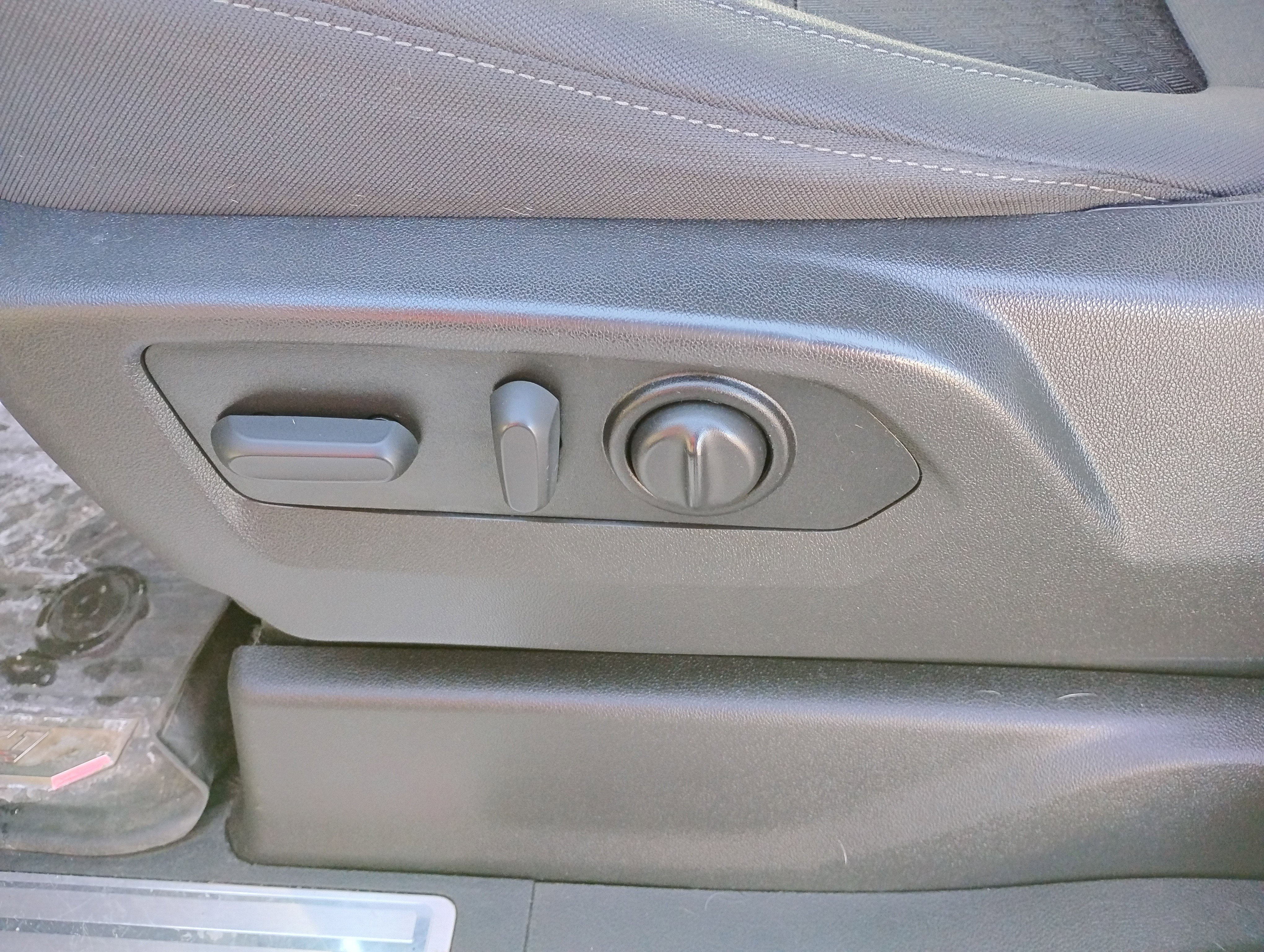 Used 2022 Summit White Chevrolet LT Trail Boss image 11