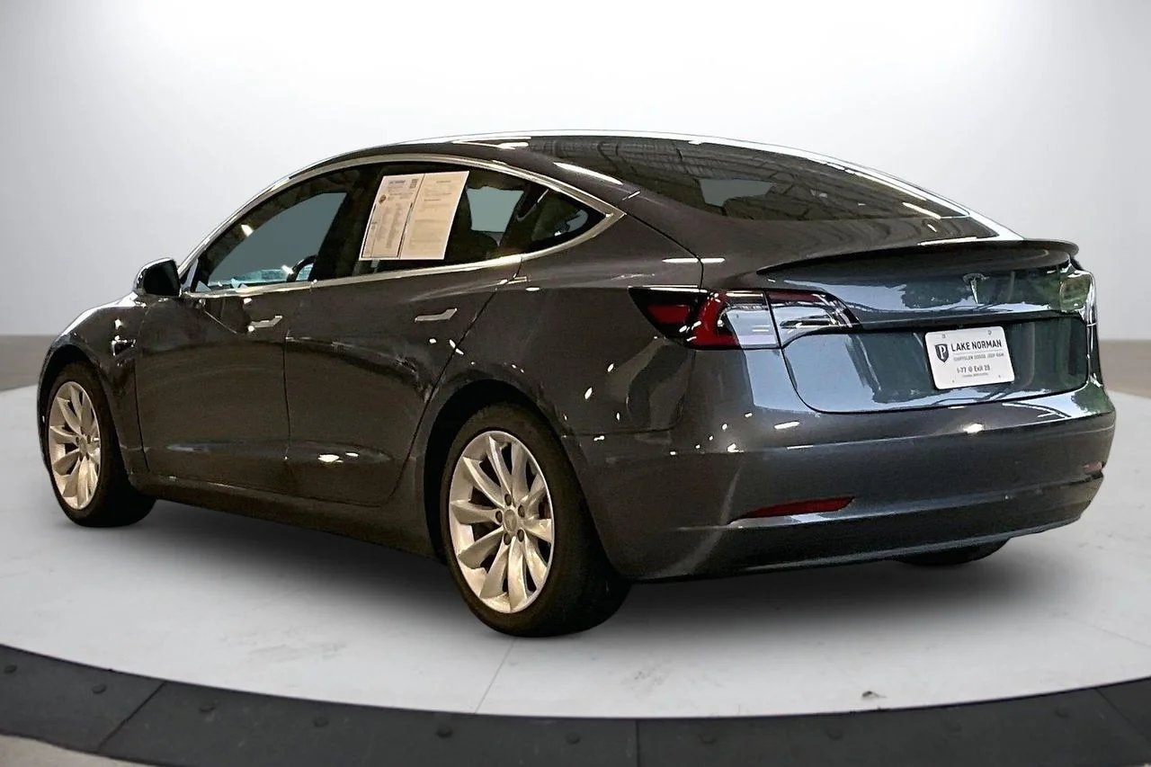 Used 2019  Tesla Long Range image 7