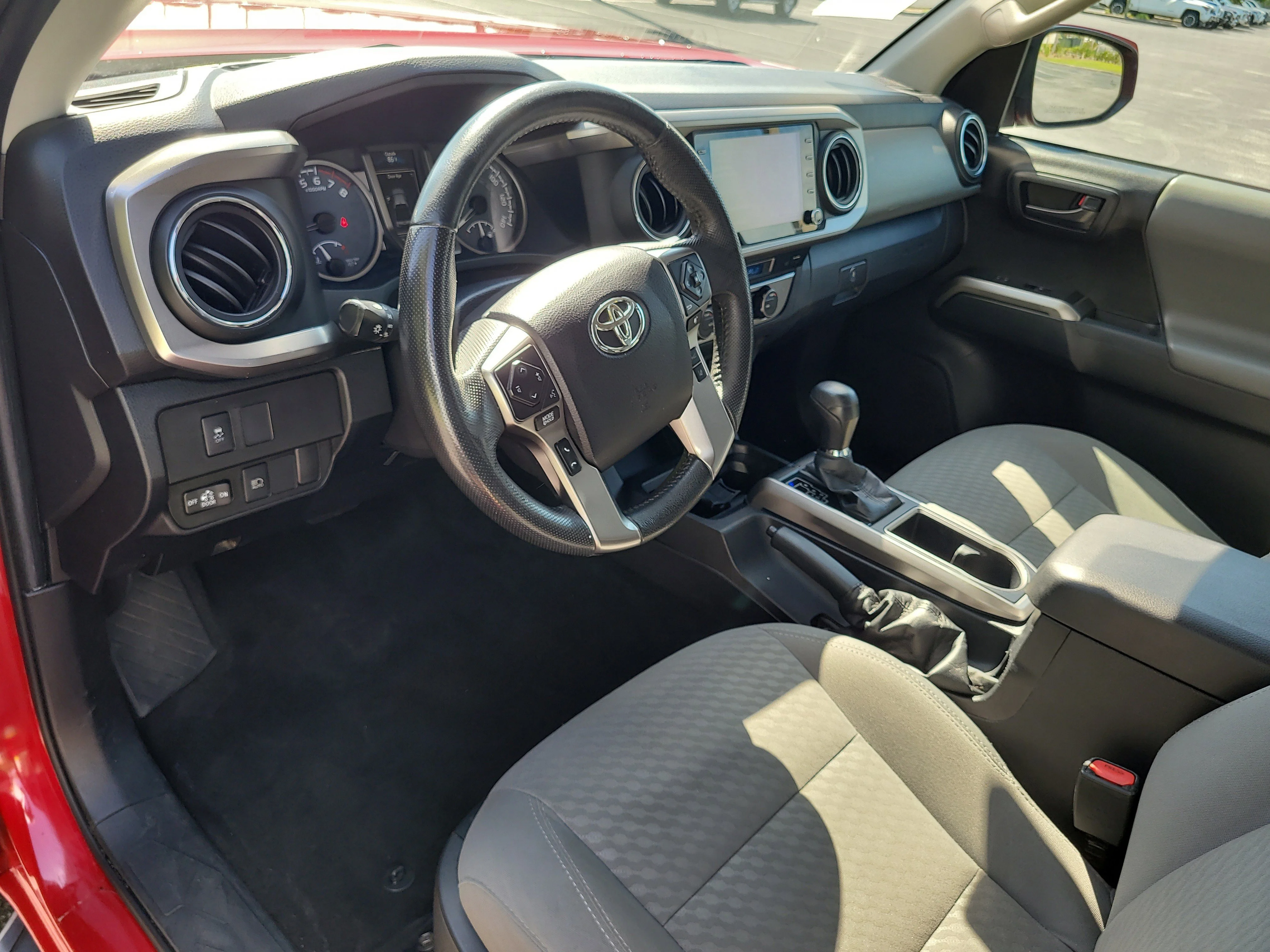 Used 2022 Barcelona Red Metallic Toyota SR5 image 18