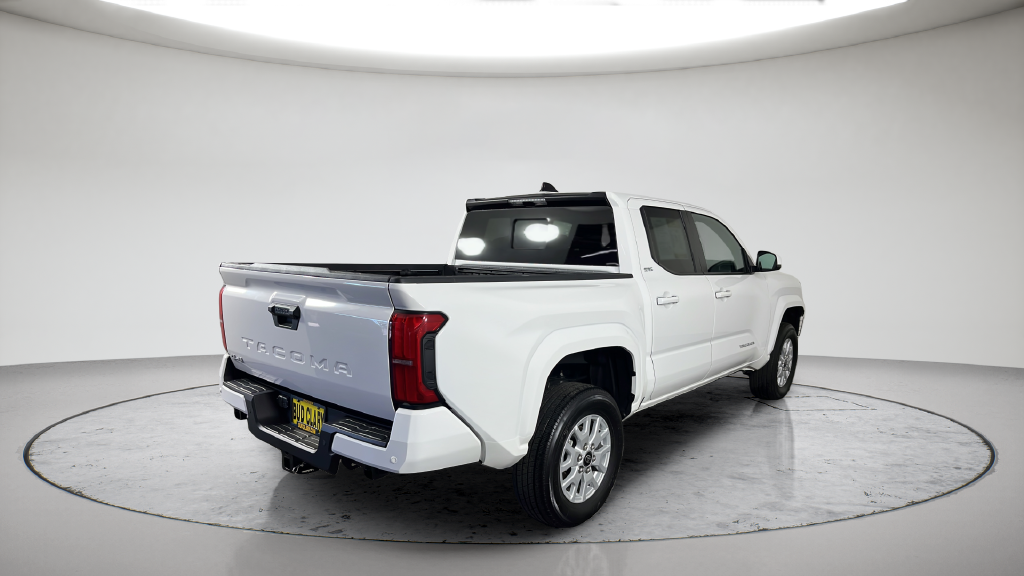 2025 Toyota Tacoma SR5 - Photo 7