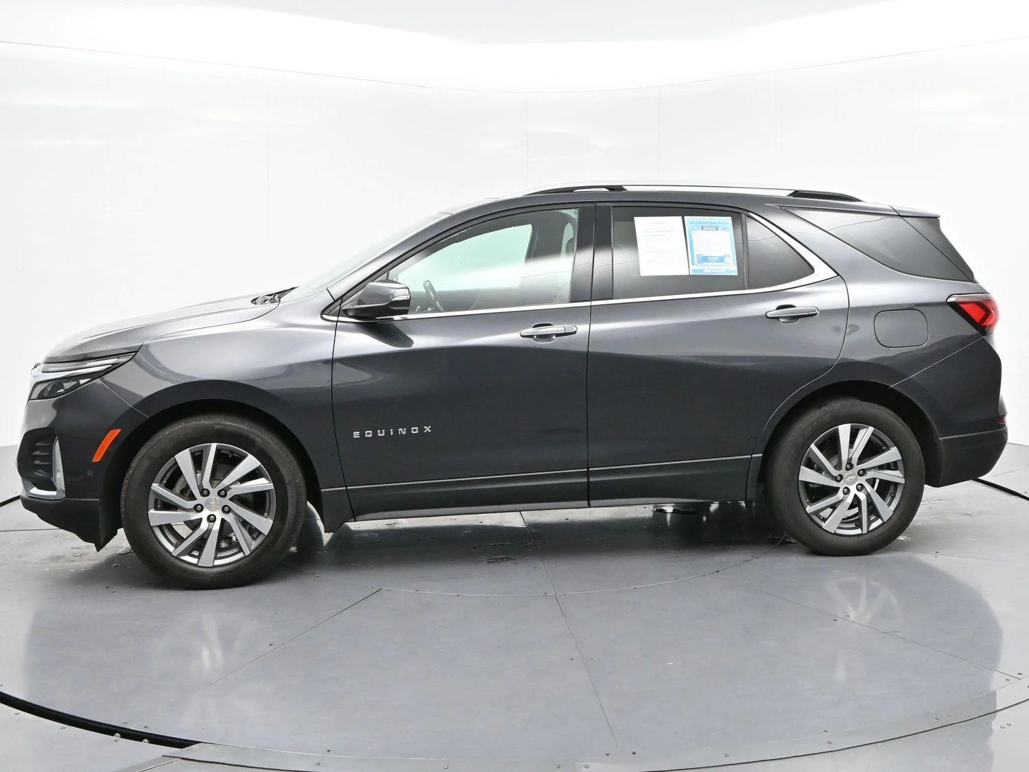 Used 2022 Iron Gray Metallic Chevrolet Premier image 4