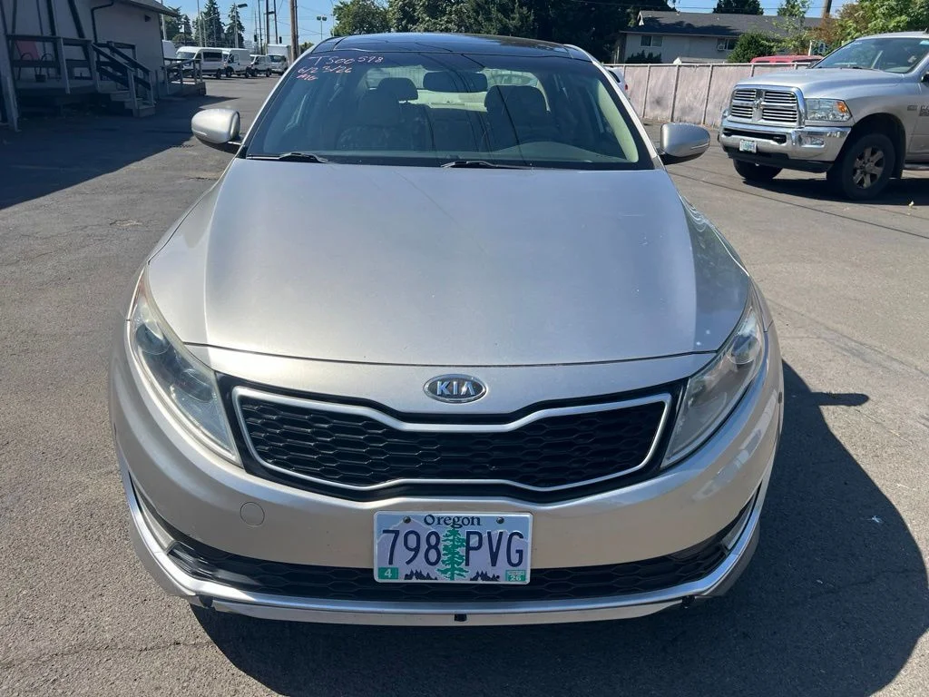 Used 2011 Silver Kia EX image 3