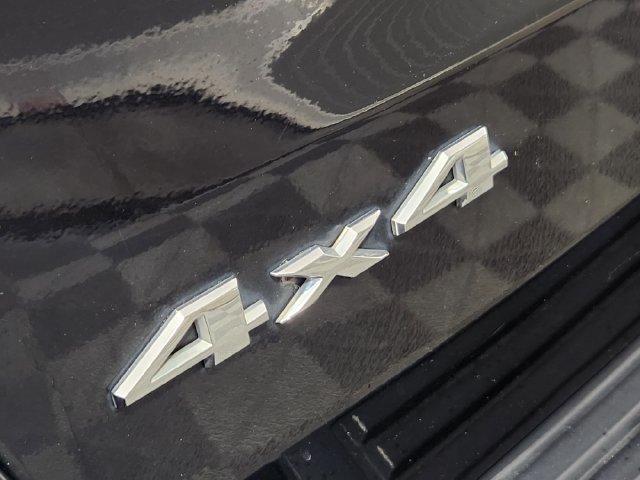 Used 2020 Black Jeep Laredo E image 11