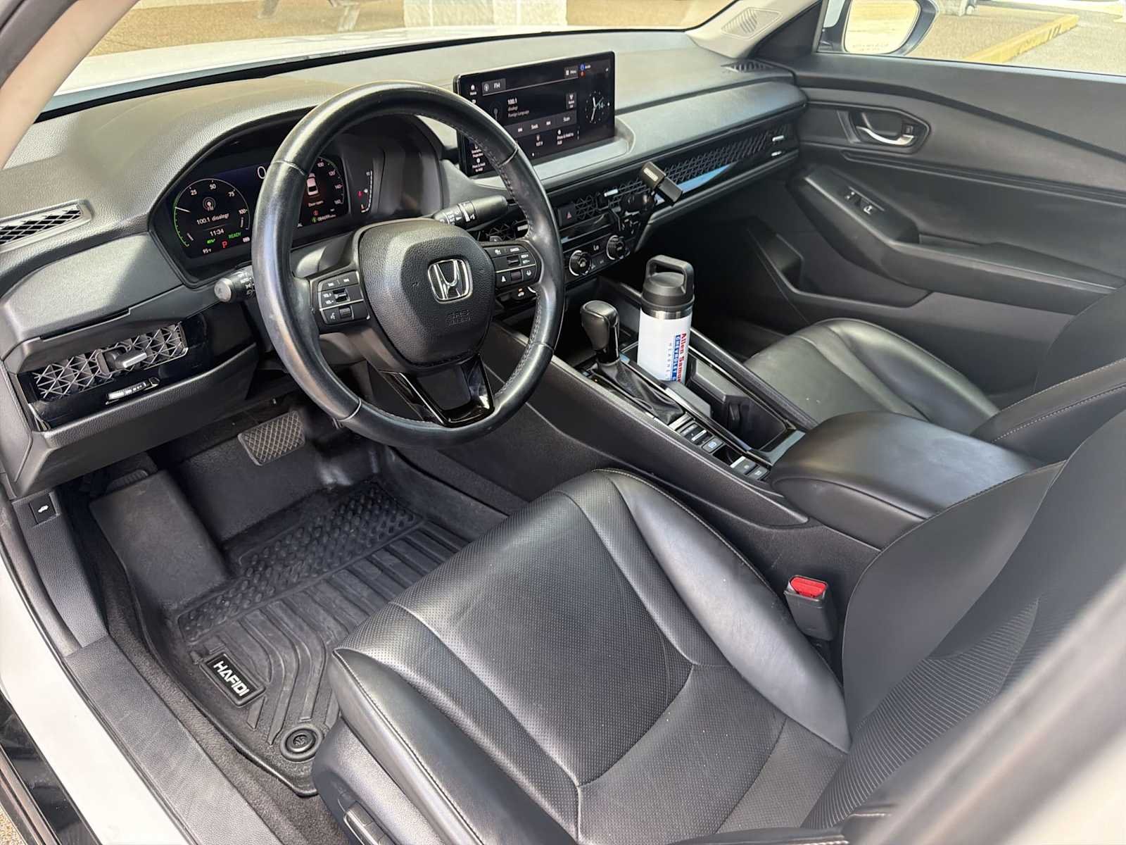Used 2023 Platinum White Pearl Honda EX-L image 10