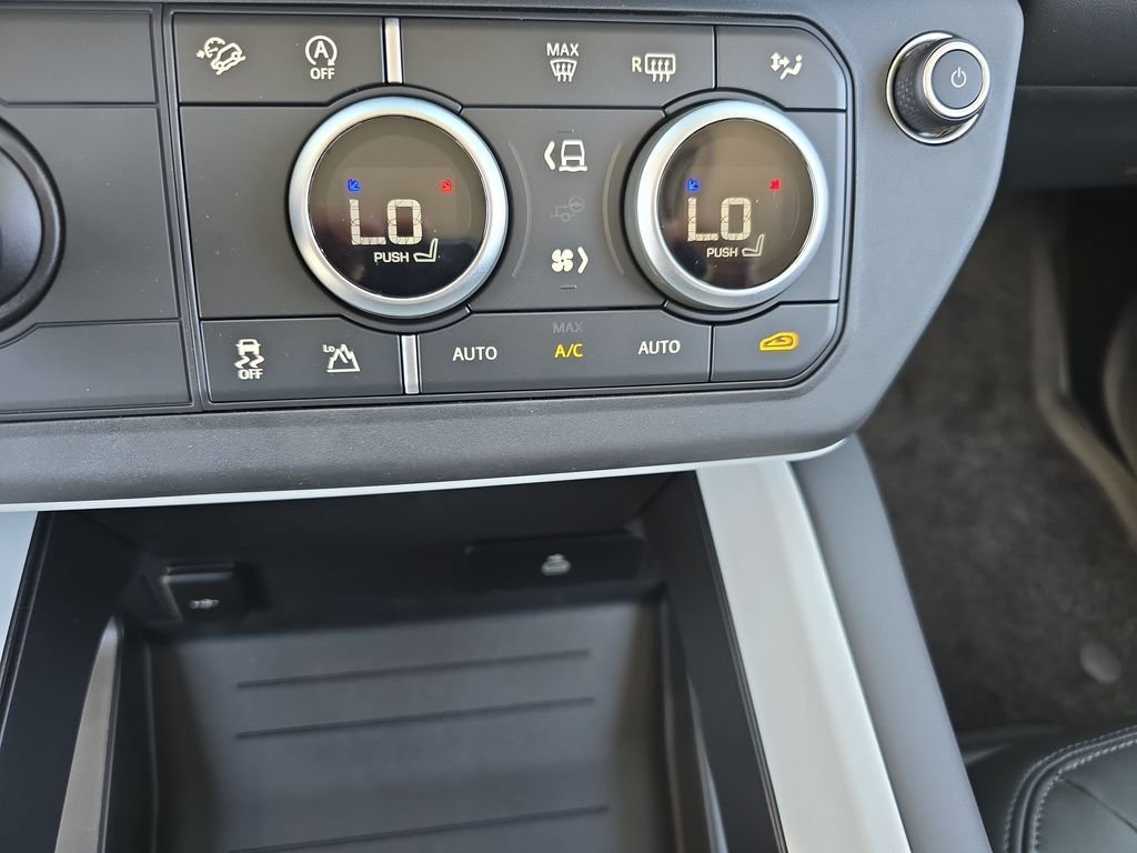 New 2026 Santorini Black LAND ROVER S image 24