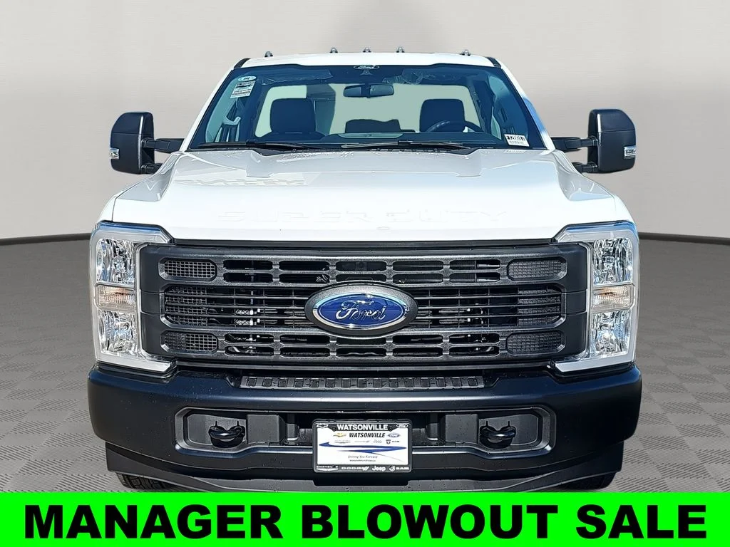 New 2026 Oxford White Ford F-350® XL image 8