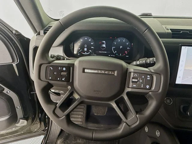 Used 2025 Black Land Rover S image 12