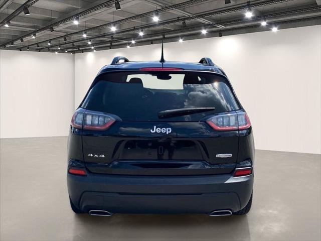 Used 2022 Diamond Black Crystal Pearlcoat Jeep Latitude Lux image 6
